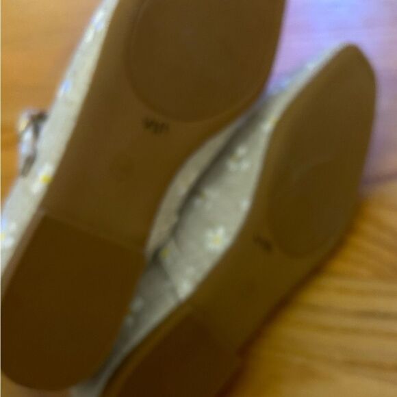 Steve Madden Tan White Flower Mary Jane Ballet Flats Shoes Size 7.5 - Picture 6 of 8